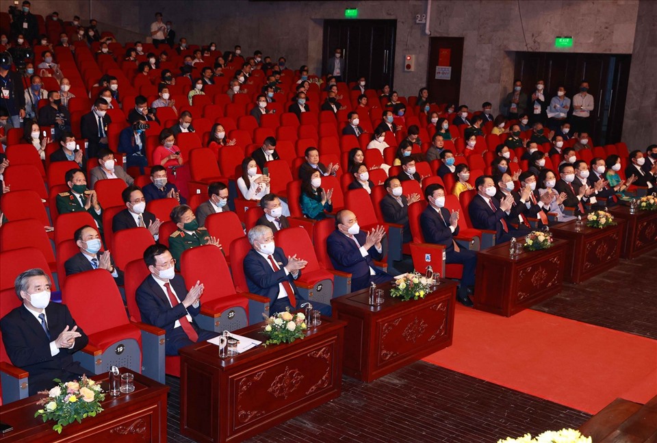 Các đại biểu tham dự Lễ trao giải Báo chí Quốc gia tối 24.10. Ảnh Hải Nguyễn