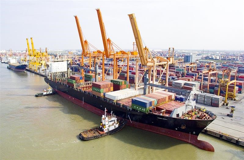 Lượng hàng hóa qua cảng những năm gần đây của Hải Phòng tăng trung bình 16%/năm, doanh thu tăng 20 - 30%/năm. Ảnh: HH
