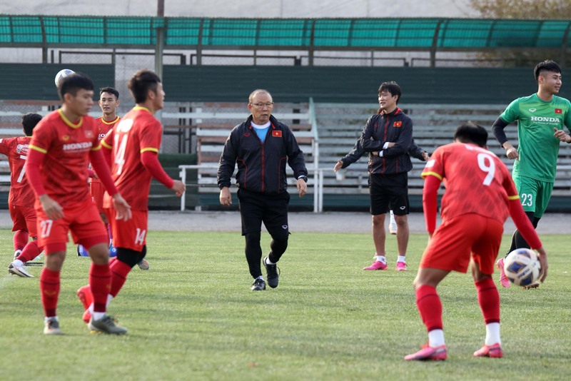 Huấn luyện viên Park Hang-seo cùng U23 Việt Nam có quỹ thời gian rập trung dài để các cầu thủ có được sự ăn ý và chơi gắn kết. Ảnh: VFF