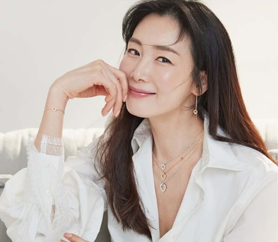 Choi Ji Woo được gọi là “nữ hoàng nước mắt” sau “Bản tình ca mùa đông”. Ảnh: Cosmopolitan.