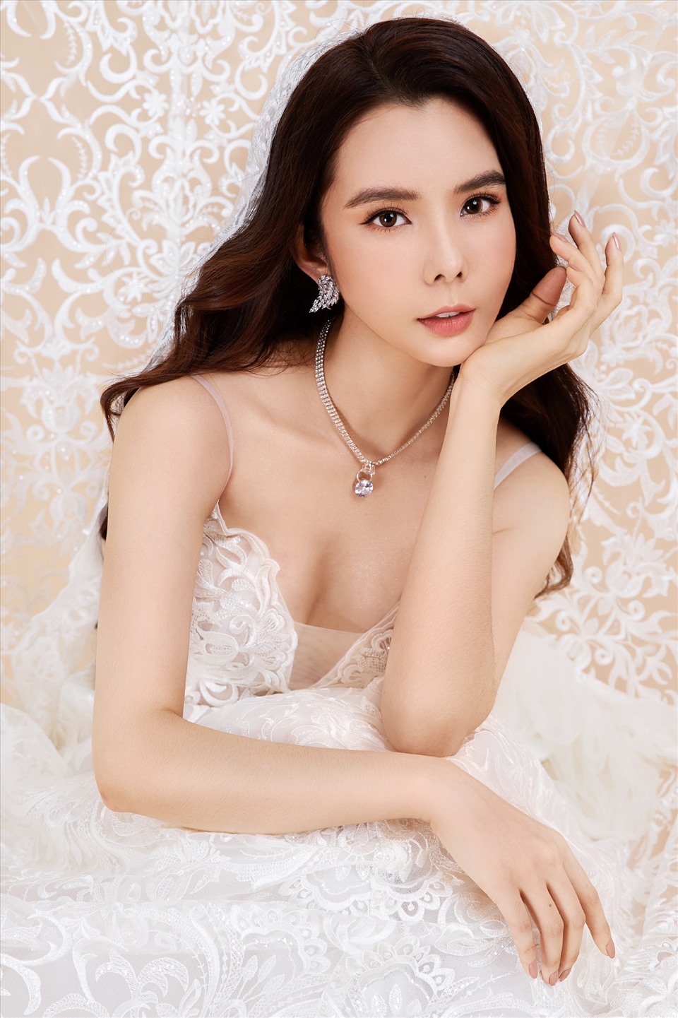 Ngoài vai trò là một hoa hậu quốc tế thành công, Huỳnh Vy còn là một người đẹp có kinh nghiệm kinh doanh ở lĩnh vực bất động sản và chứng khoán. Ảnh: NSCC.