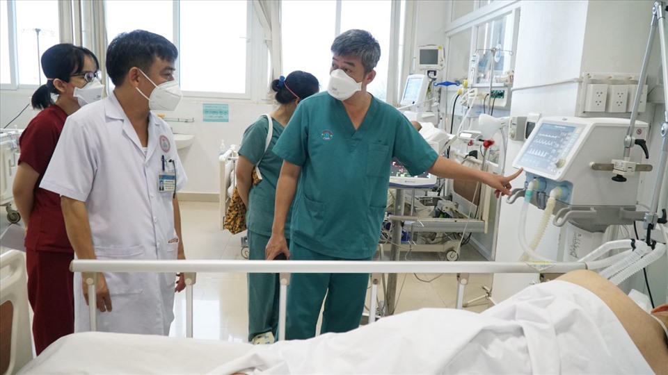 Đoàn công tác Bệnh viện Chợ Rẫy khảo sát chất lượng điều trị bệnh nhân tại Bệnh viện Đa khoa vùng Tây Nguyên. Ảnh: Q.N