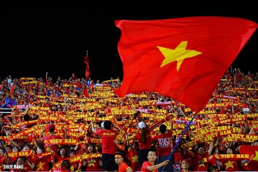 Người hâm mộ dễ dàng mua vé các trận đấu của tuyển Việt Nam trên sân Mỹ Đình. Ảnh: Thuy Dang