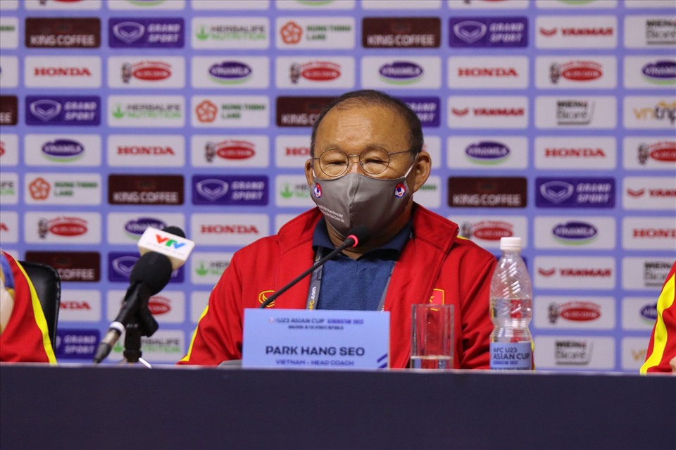 Huấn luyện viên Park Hang-seo không nhận xét về màn trình diễn của U23 Việt Nam. Ảnh: VFF