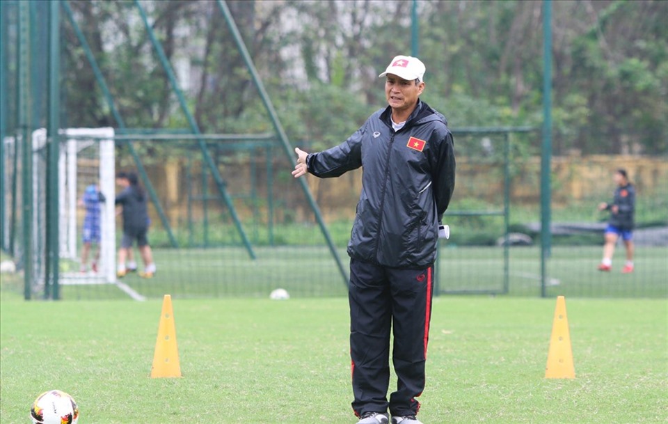 Huấn luyện viên Mai Đức Chung cùng ban huấn luyện sẽ xây dựng kế hoạch chuẩn bị tốt nhất cho tuyển nữ Việt Nam tại Asian Cup nữ 2022. Ảnh: Hoài Thu