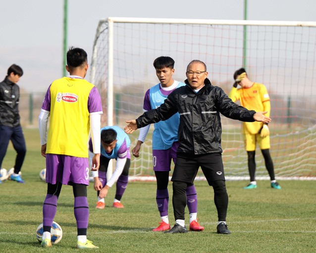 Huấn luyên viên Park Hang-seo yêu cầu các cầu thủ U23 Việt Nam tập trung. Ảnh: VFF