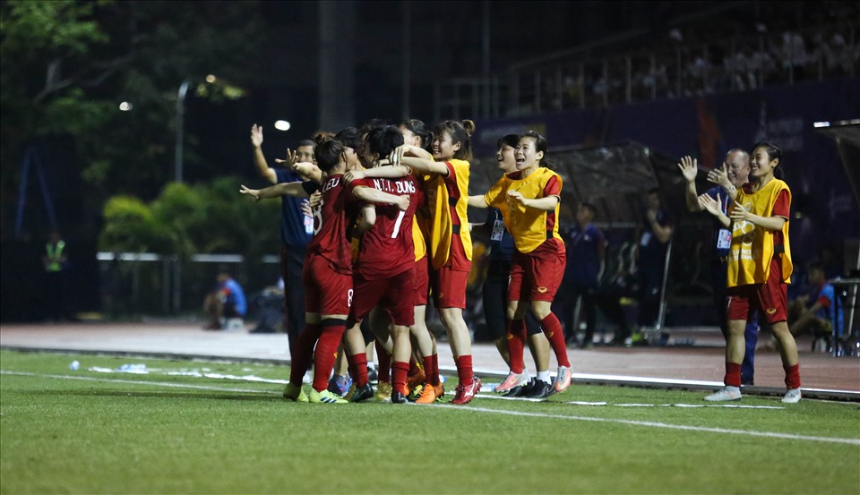 Cuộc đối đầu với Myanmar là trận đấu quyết định nhất của đội tuyển nữ Việt Nam trước khi nghĩ đến vòng tứ kết và xa hơn là play-off World Cup. Ảnh: Hoài Thu