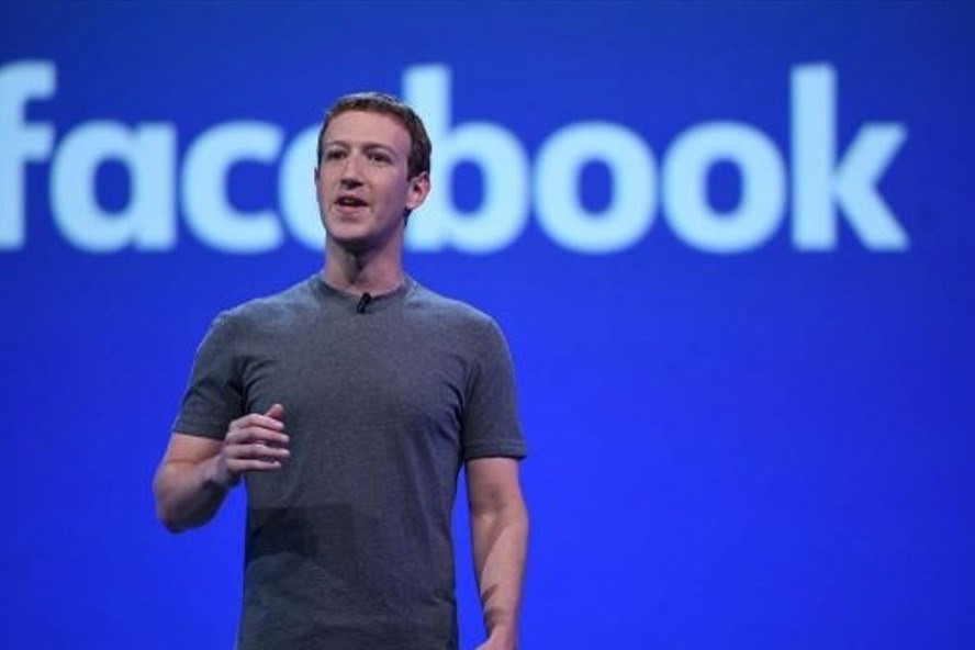 CEO của Facebook, Mark Zuckerbeg thông báo về việc đổi tên công ty. Ảnh: AFP