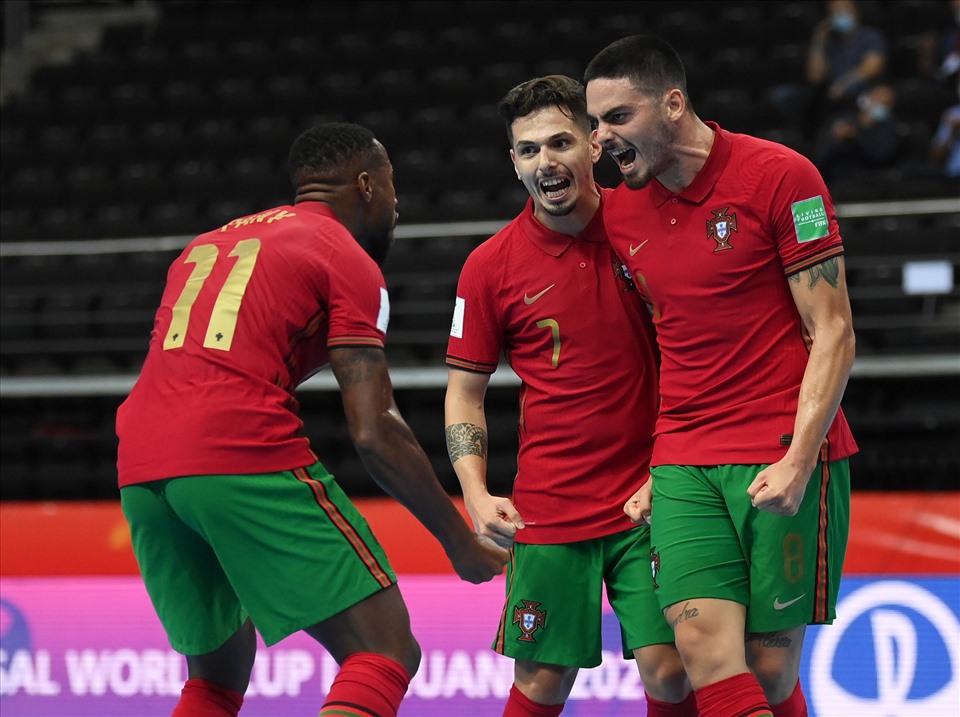 Futsal Bồ Đào Nha đánh bại đương kim vô địch Argentina với tỉ số 2-1 ở chung kết để có lần đầu tiên vô đich tại 1 kì FIFA Futsal World Cup. Ảnh: FIFA