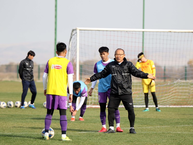Huấn luyện viên Park Hang-seo sẽ trực tiếp theo dõi trận đấu giữa U23 Myanmar và U23 Đài Loan. Ảnh: VFF