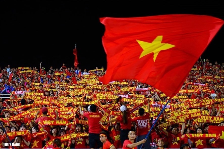 Tuyển Việt Nam được tiếp sức từ 12.000 cổ động viên từ “chảo lửa” Mỹ Đình. Ảnh: Thuỷ Đặng