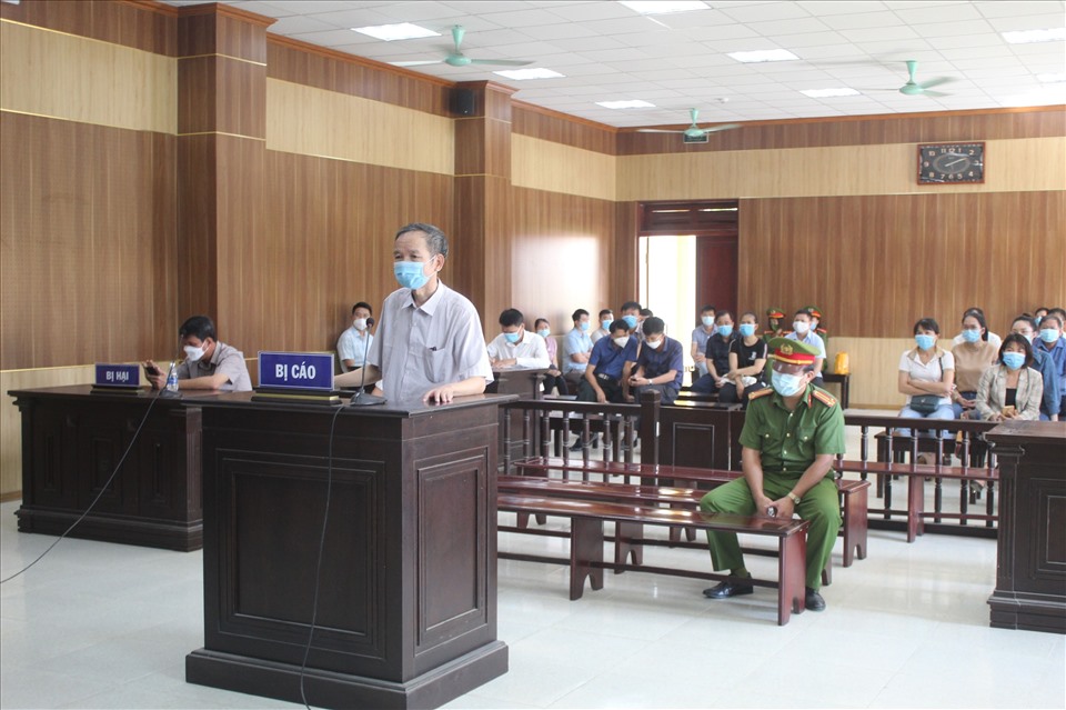 Bị cáo Hồ Đình Tùng bị tuyên phạt 30 tháng tù giam,