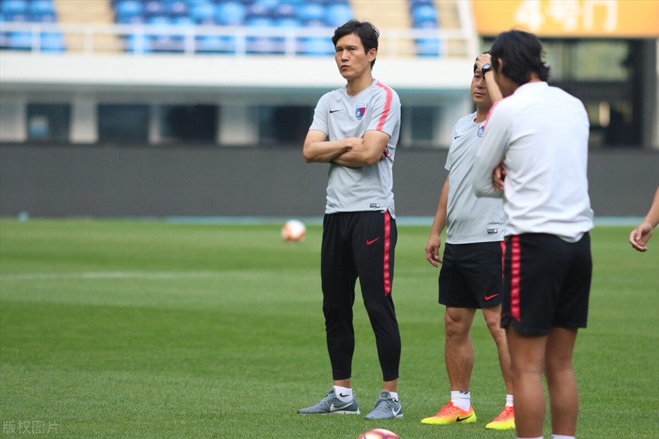 Những hiểu biết về bóng đá Trung Quốc sẽ giúp ông Park Choong-kyun đưa ra những tư vấn hợp lý cho tuyển Việt Nam. Ảnh: Sohu.