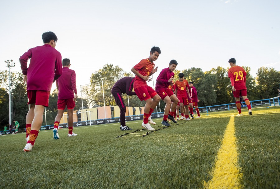 Bóng đá Trung Quốc lại bắt đầu trở lại với việc đào tạo trẻ thay vì chính sách nhập tịch và chiêu mộ cầu thủ ngôi sao người nước ngoài. Ảnh: Laliga