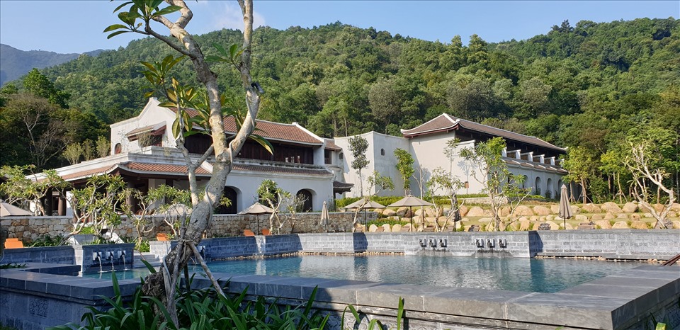 Khu nghỉ dưỡng 5 sao nằm trong Khu di tích và rừng quốc gia Yên Tử. Ảnh: Nguyễn Hùng