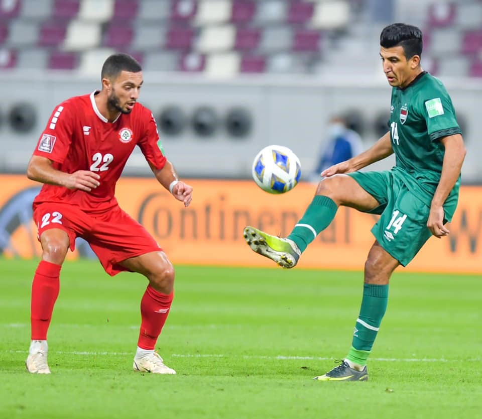 Tuyển Iraq (áo xanh) được đánh giá cao hơn nhưng thi đấu rất bế tắc trước Lebanon, ở trận đấu lượt trận thứ 3 vòng loại World Cup 2022. Ảnh: LĐBĐ Iraq.