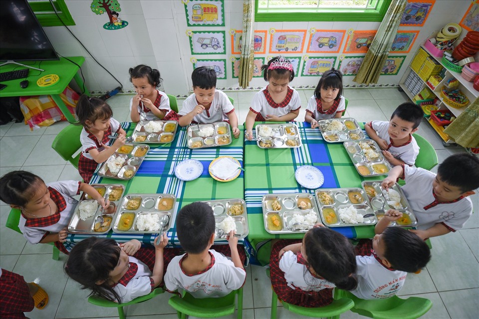 Theo bà Thái Hương, cần sớm có luật dinh dưỡng học đường.