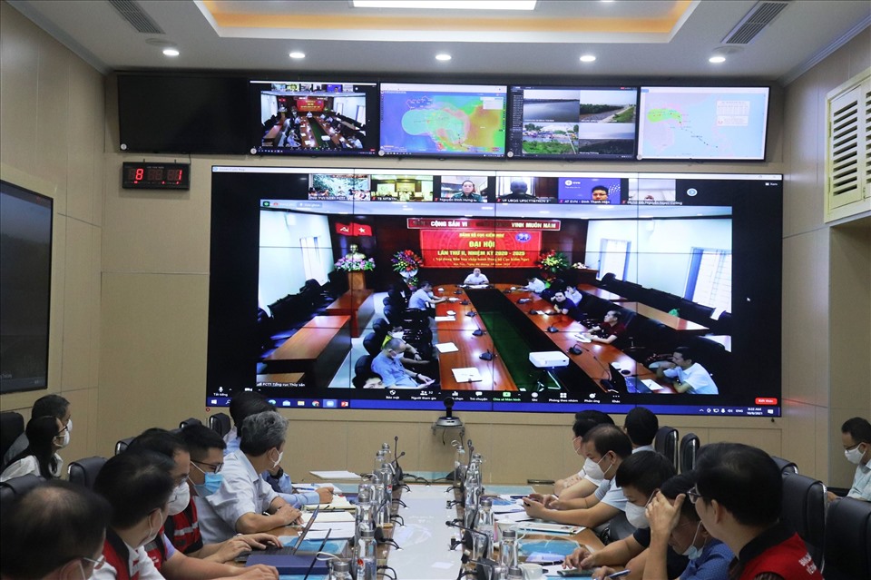 Văn phòng thường trực Ban Chỉ đạo Quốc gia về Phòng chống thiên tai họp trực tuyến ứng phó với bão số 7. Ảnh: Việt Hà