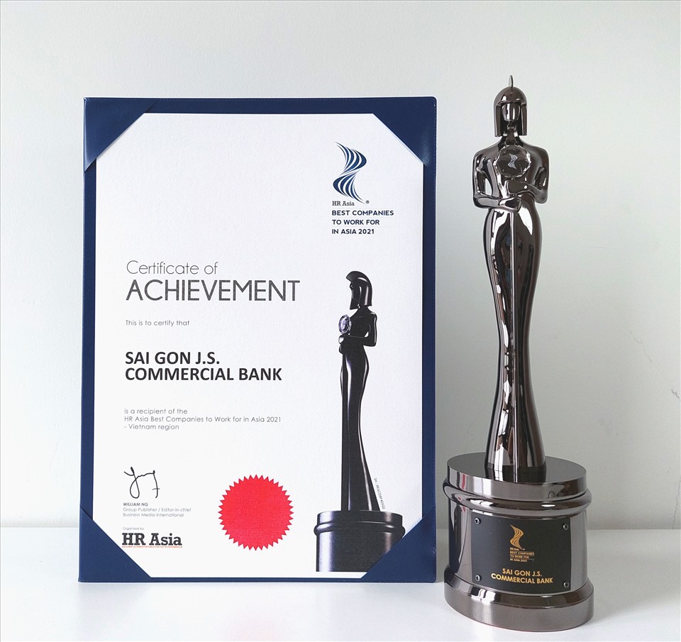 SCB nhận giải thưởng “Nơi làm việc tốt nhất Châu Á 2021”. Ảnh: SCB