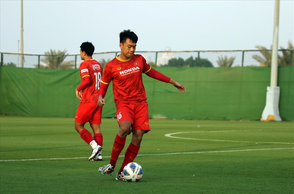 Sau thất bại trước tuyển Trung Quốc, các cầu thủ tuyển Việt Nam phần nào đó gặp áp lực tâm lí. Ảnh: VFF
