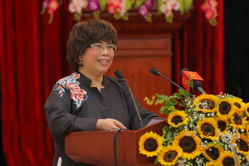 Bà Thái Hương (Nhà Sáng lập, Chủ tịch Hội đồng Chiến lược Tập đoàn TH) chia sẻ tại Hội nghị tổng kết Mô hình điểm.