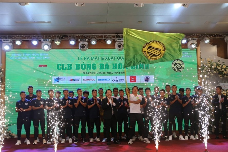 Câu lạc bộ Hòa Bình xuất quân tham dự giải hạng Nhì Quốc gia 2021. Ảnh: Giang Nguyễn