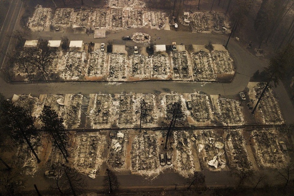 Cháy rừng thiêu rụi nhà cửa ở Paradise, California, Mỹ năm 2018. Ảnh: AFP