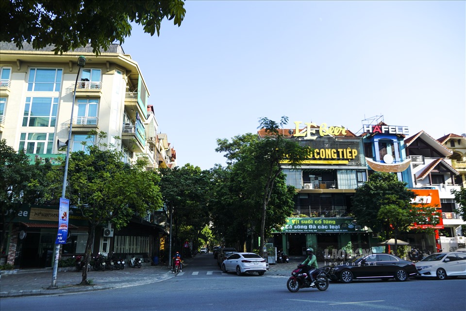 Cụ thể, HĐND thành phố Hà Nội đang lấy ý kiến người dân cho tờ trình việc đặt tên và điều chỉnh độ dài một số đường phố trên địa bàn trước khi trình HĐND thành phố xem xét, thông qua tại kỳ họp tháng 12 tới đây.