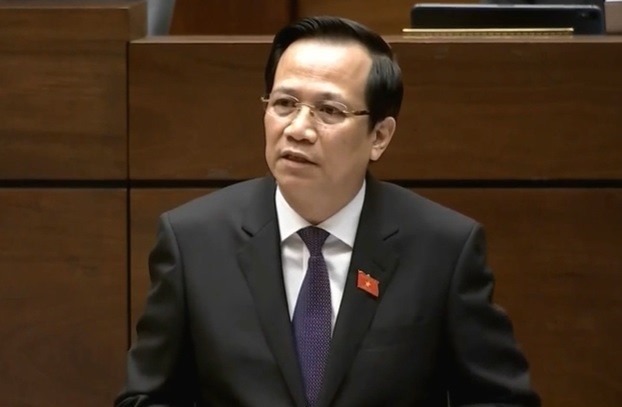 Bộ trưởng Bộ LĐTBXH Đào Ngọc Dung trả lời chất vấn của đại biểu vào chiều 10.11.