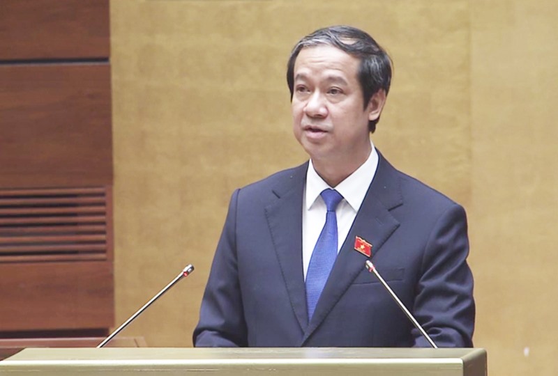 Bộ trưởng Giáo dục và Đào tạo Nguyễn Kim Sơn phát biểu trước phiên chất vấn và trả lời chất vấn của Quốc hội.
