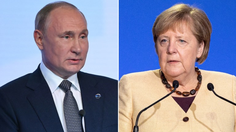Tổng thống Nga Vladimir Putin điện đàm với Thủ tướng Đức Angela Merkel hôm 11.11. Ảnh: AFP/Reuters