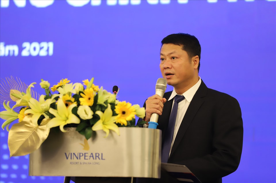 Ông Lê Ngọc Lâm – Tổng giám đốc Ngân hàng BIDV trình bày tham luận.