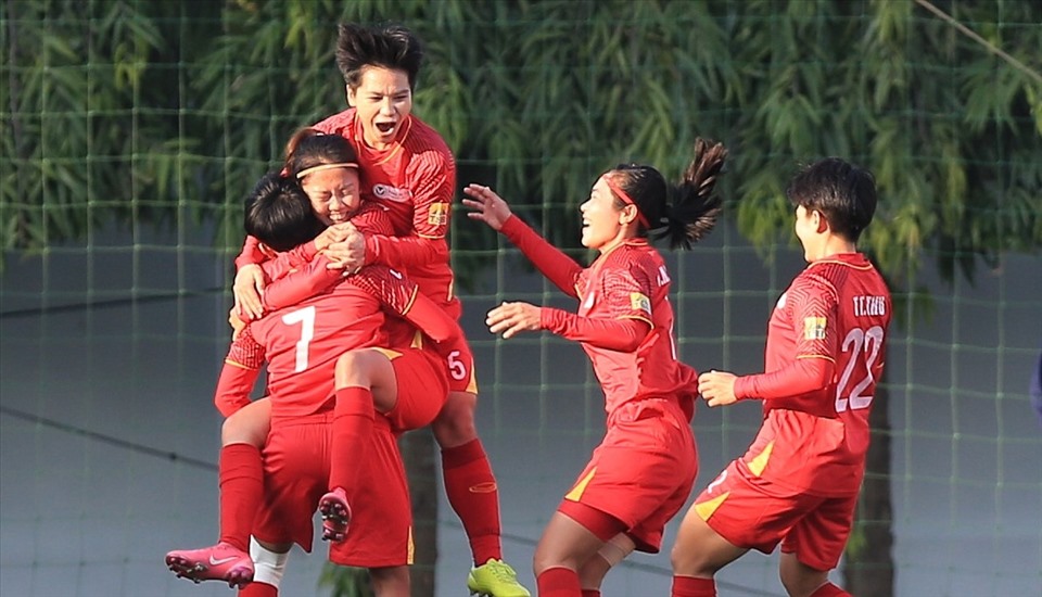 Đội trưởng Huỳnh Như ghi siêu phẩm giúp đội TPHCM có chiến thắng cực kỳ quan trọng để thắng Phong Phú Hà Nam tại lượt trận đầu tiên Giải nữ vô địch quốc gia 2021. Ảnh: VFF.