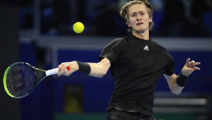 Sức phản kháng của Sebastian Korda chưa đủ để khiến Alcaraz phải thua thêm một set nữa tại ATP NextGen Finals 2021. Ảnh: AFP