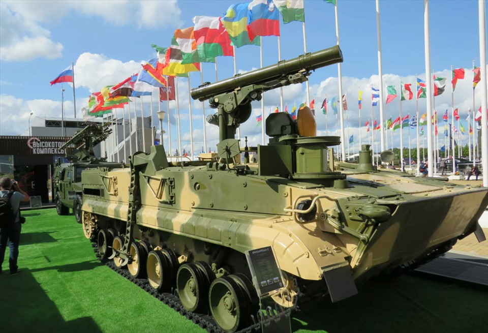 Xe chống tăng Khrizantema-S dựa trên BMP-3. Ảnh: Sputnik