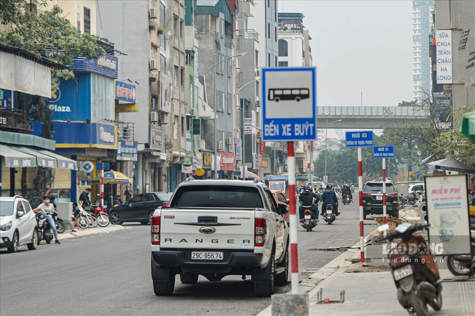Sau 4 năm, dự án có chiều dài 440 mét nối đường Nguyễn Huy Tưởng và trục đường Nguyễn Trãi, đến nay đã bắt đầu hoàn thành phần mặt đường.