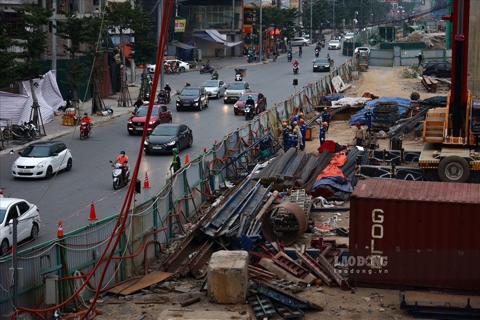 Đối với nút giao Trần Đại Nghĩa - Đại La có chiều dài 330m, các phương tiện có nhu cầu lưu thông qua nút này sẽ được rẽ phải, quay đầu tại các vị trí số nhà 95 Đại La và số 173 Đại La, chiều dài điểm quay đầu là 150m.