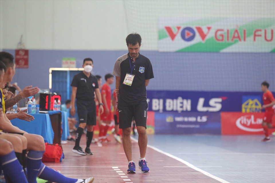 Những phút cuối trận, đội bóng của huấn luyện viên Phạm Minh Giang có bàn ấn định tỉ số 2-0 chung cuộc. Chiến thắng này giúp Thái Sơn Nam tạm leo lên ngôi đầu bảng xếp hạng với 28 điểm. Tuy nhiên, trận đấu quyết định cho ngôi đầu giữa Sahako và Zebit Sài Gòn tối ngày 17.11 đã bị hoãn.