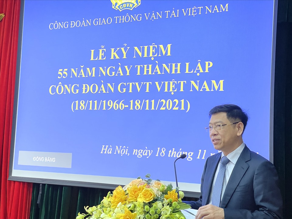 Thứ trưởng Bộ GTVT Nguyễn Xuân Sang phát biểu tại buổi lễ. Ảnh: Việt Lâm