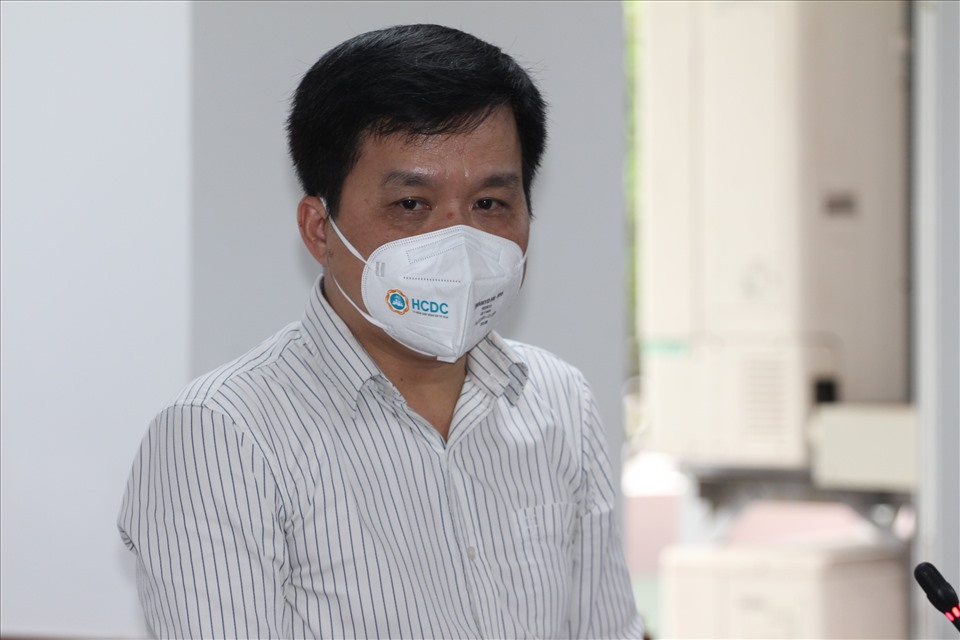 Ông Nguyễn Hồng Tâm - Phó Giám đốc HCDC thông tin tại họp báo chiều 18.11. Ảnh: Thành Nhân