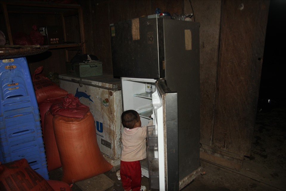 Nhiều gia đình mua tủ lạnh về nhưng cũng đắp chiếu để đó.