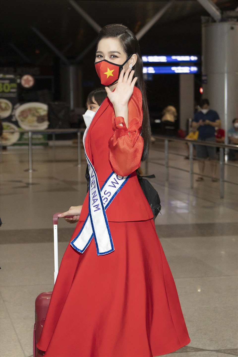 Sau thời gian dài không thể tổ chức vì diễn biến phức tạp của dịch bệnh, Miss World 2021 hiện đã xác nhận được tổ chức ở San Juan, Puerto Rico đúng dịp kỷ niệm lần thứ 70 của cuộc thi. Bên cạnh đó, đương kim Miss World 2019 Toni Ann-Singh sẽ trao lại vương miện cho tân Hoa hậu vào đêm chung kết được diễn ra vào ngày 16/12/2021.