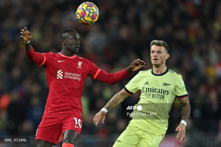 Liverpool và Arsenal đều muốn thắng trận đấu tại vòng 12 Ngoại hạng Anh. Liverpool cần điểm để bám đuổi Chelsea và Man City trong cuộc đua vô địch, còn Arsenal muốn vượt mặt chính Liverpool.