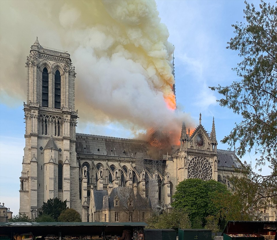 Cháy Nhà thờ Đức Bà Paris năm 2019. Ảnh: Wiki