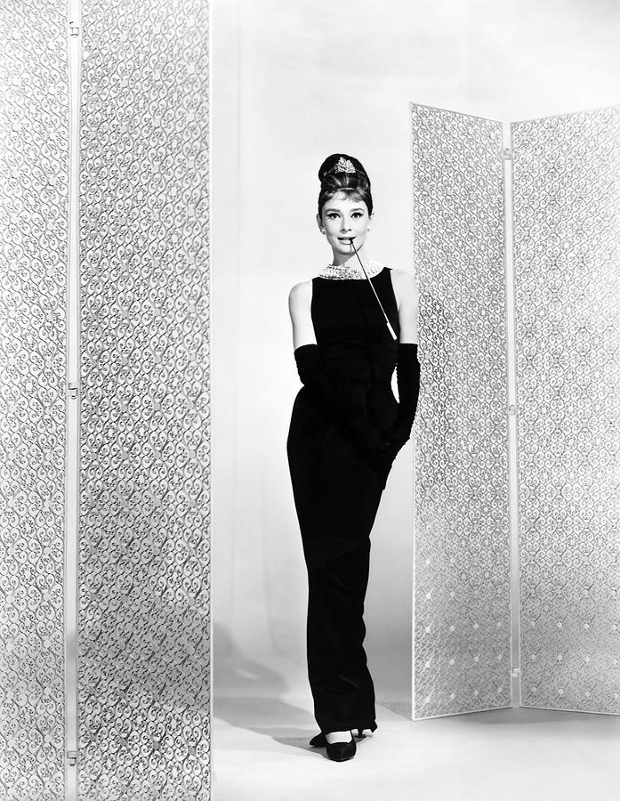 Audrey Hepburn nhanh chóng trở thành biểu tượng của thời trang thế giới. Ảnh: Xinhua