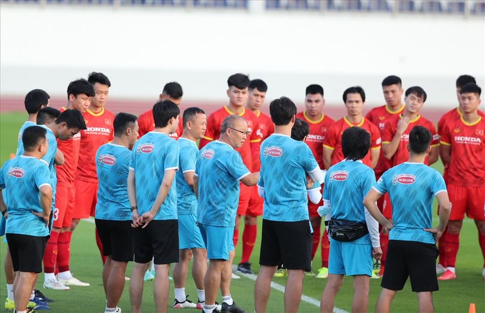 Chiều ngày 21.11, đội tuyển Việt Nam có buổi tập luyện đầu tiên trong đợt tập huấn tại Bà Rịa - Vũng Tàu để chuẩn bị cho AFF Cup 2020. Ảnh: VFF