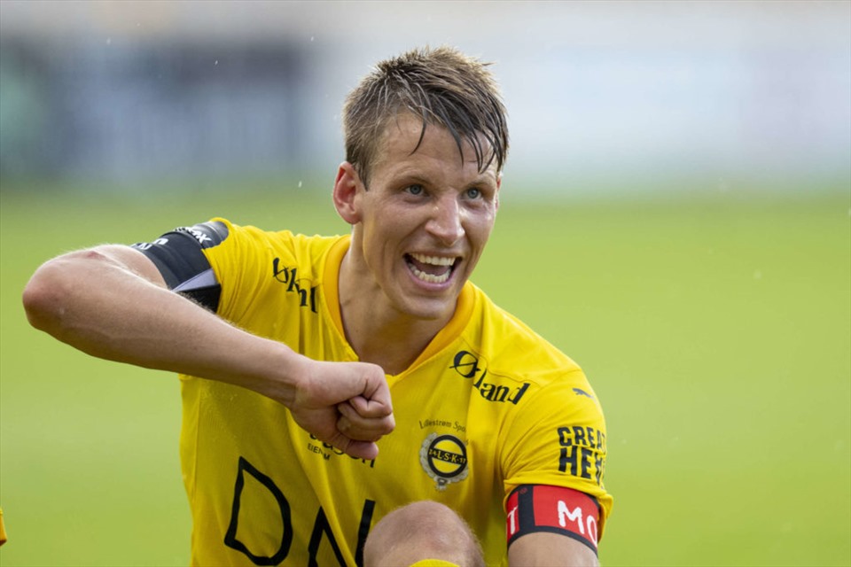 2. Thomas Lehne Olsen (Lillestrøm SK): 22 bàn thắng (33 điểm)
