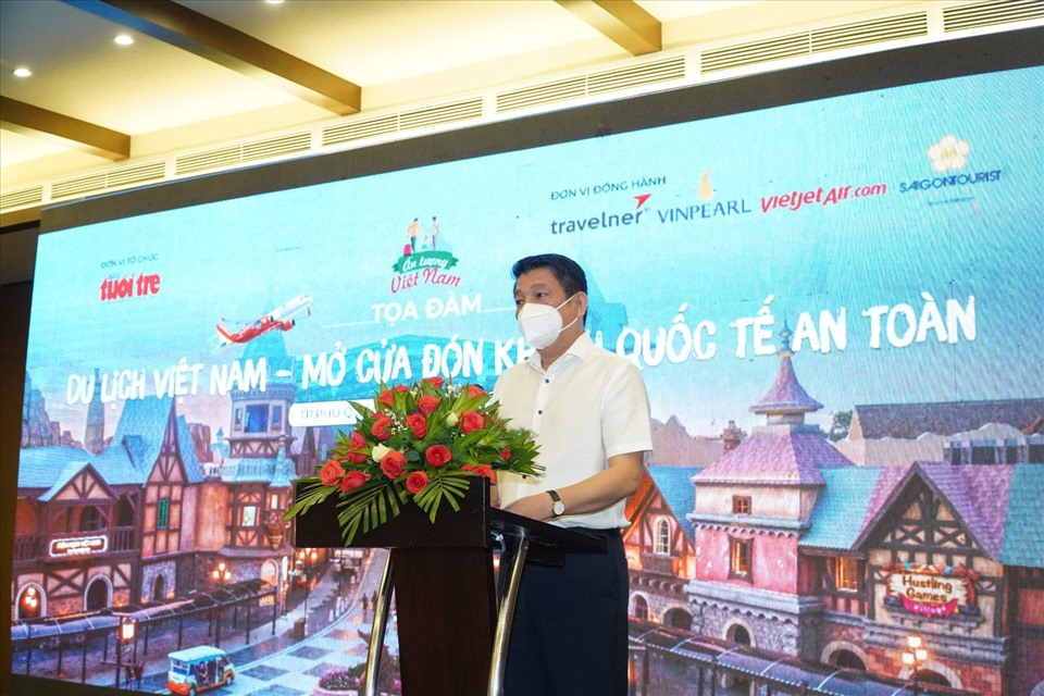 Ông Bùi Quốc Thái, giám đốc Sở Du lịch Kiên Giang phát biểu tại Toạ đàm.