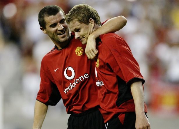Roy Keane và Solskjaer hồi còn khoác áo Man United. Ảnh: Daily Star