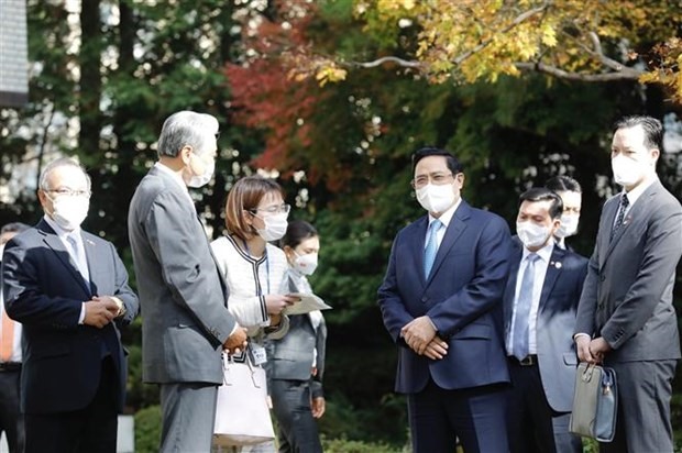 Thủ tướng Phạm Minh Chính thăm vườn truyền thống của Nhật Bản, sáng 23.11.2021. Ảnh: TTXVN